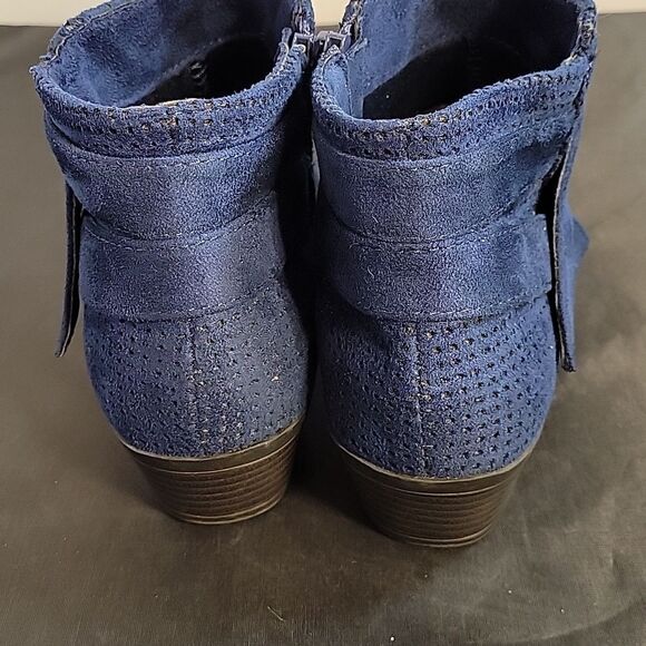 SHOE LAND SIDE ZIP CLOSURE ROUND TOE  SUEDE BOOTIE - Picture 8 of 13